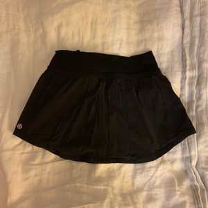 Black lululemon skirt